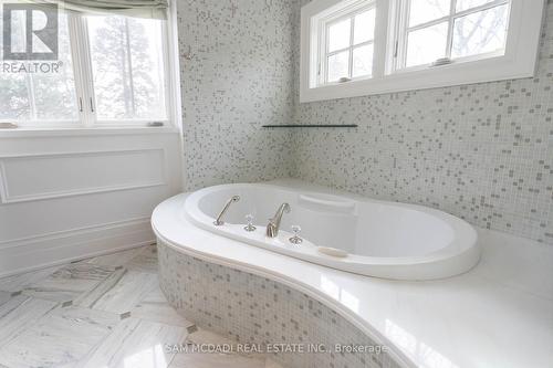 1729 Blythe Road, Mississauga, ON - Indoor Photo Showing Bathroom