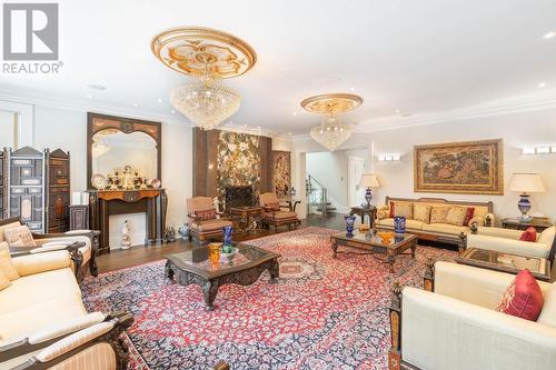 1729 Blythe Road, Mississauga, ON - Indoor Photo Showing Living Room