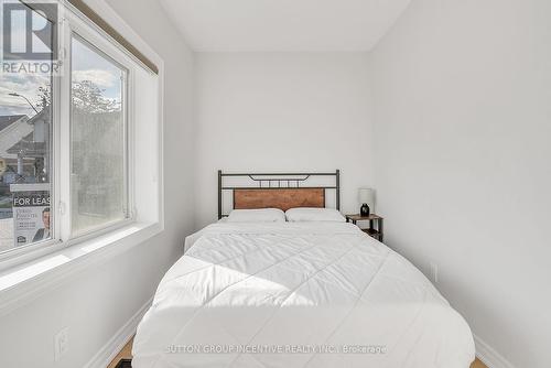 88 Tisdale Street S, Hamilton, ON - Indoor Photo Showing Bedroom