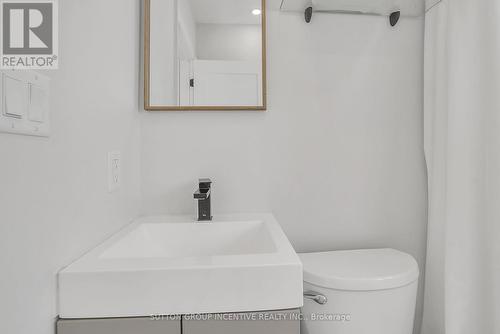 88 Tisdale Street S, Hamilton, ON - Indoor Photo Showing Bathroom