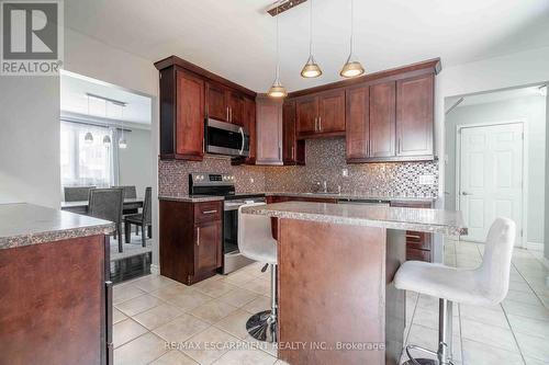 74 Huckleberry Place, Hamilton, ON - Indoor Photo Showing Kitchen