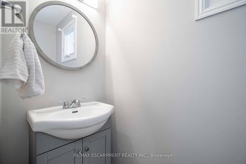 74 Huckleberry Place, Hamilton, ON - Indoor Photo Showing Bathroom