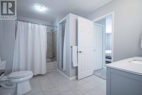 74 Huckleberry Place, Hamilton, ON - Indoor Photo Showing Bathroom