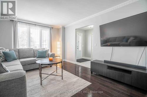 74 Huckleberry Place, Hamilton, ON - Indoor Photo Showing Living Room