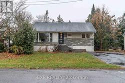 3732 ALDERWOOD STREET  Ottawa, ON K1T 1B5