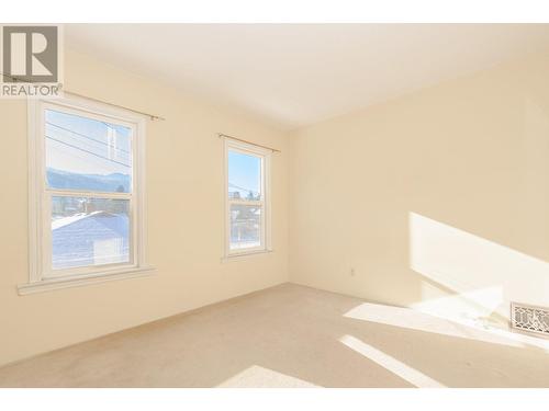 80 6 Street Ne, Salmon Arm, BC - Indoor Photo Showing Other Room