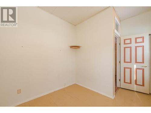 80 6 Street Ne, Salmon Arm, BC - Indoor Photo Showing Other Room
