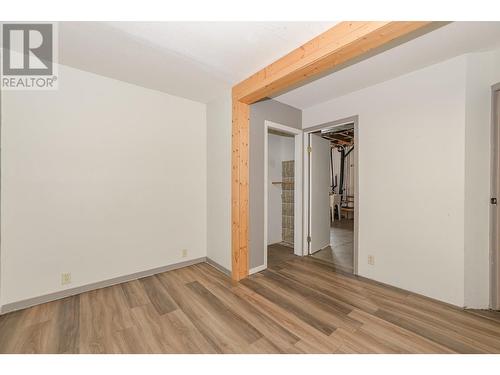 80 6 Street Ne, Salmon Arm, BC - Indoor Photo Showing Other Room