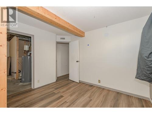 80 6 Street Ne, Salmon Arm, BC - Indoor Photo Showing Other Room