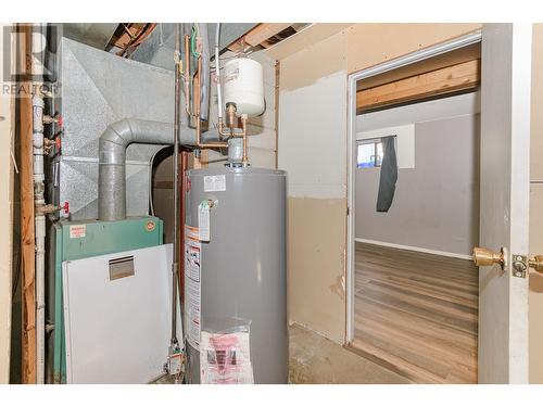 80 6 Street Ne, Salmon Arm, BC - Indoor Photo Showing Basement