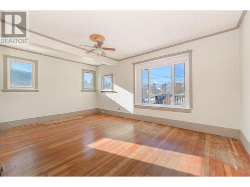 80 6 Street Ne, Salmon Arm, BC - Indoor Photo Showing Other Room