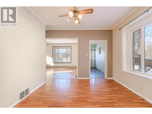80 6 Street Ne, Salmon Arm, BC - Indoor Photo Showing Other Room