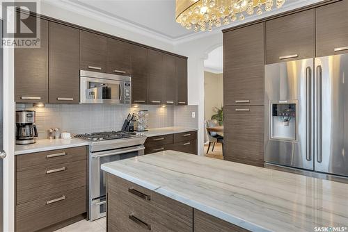 306 Wright Court, Saskatoon, SK - Indoor Photo Showing Kitchen With Upgraded Kitchen