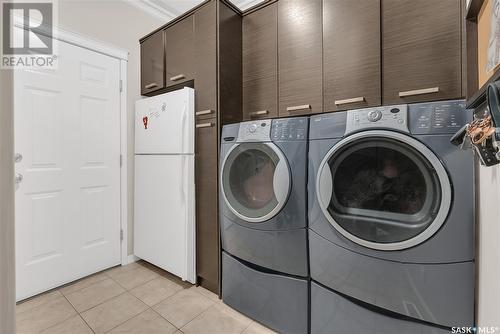 306 Wright Court, Saskatoon, SK - Indoor Photo Showing Laundry Room