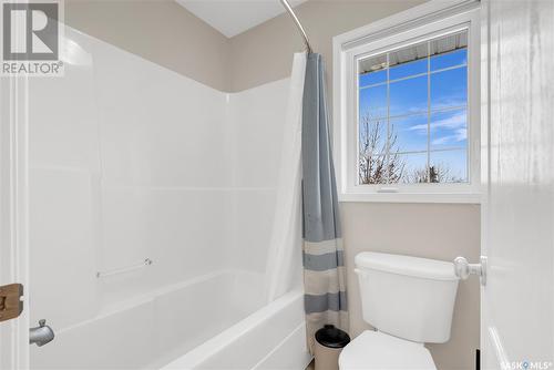 306 Wright Court, Saskatoon, SK - Indoor Photo Showing Bathroom