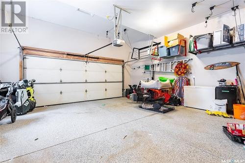 306 Wright Court, Saskatoon, SK - Indoor Photo Showing Garage