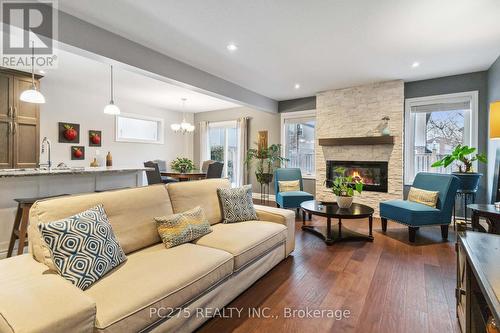 6 Hayes Street, London, ON - Indoor Photo Showing Living Room With Fireplace