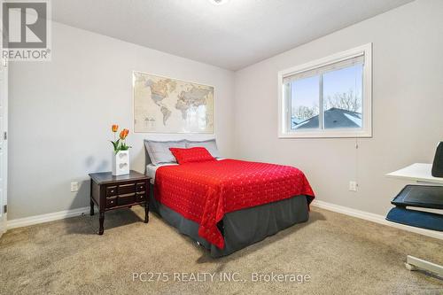 6 Hayes Street, London, ON - Indoor Photo Showing Bedroom