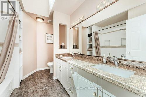 219 Corrie Crescent, Waterloo, ON - Indoor Photo Showing Bathroom