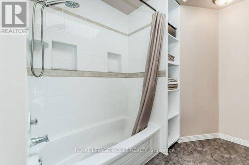 219 Corrie Crescent, Waterloo, ON - Indoor Photo Showing Bathroom