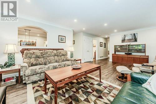 219 Corrie Crescent, Waterloo, ON - Indoor Photo Showing Living Room