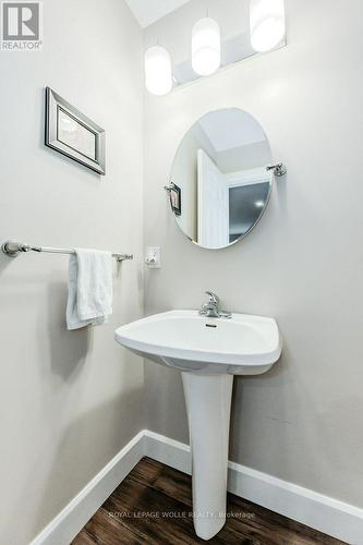 218 Corrie Crescent, Waterloo, ON - Indoor Photo Showing Bathroom