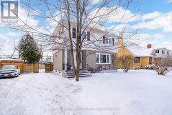 876 CHAPMAN BOULEVARD  Ottawa, ON K1G 1V2