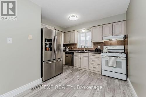 66 Karen Walk, Waterloo, ON - Indoor Photo Showing Kitchen