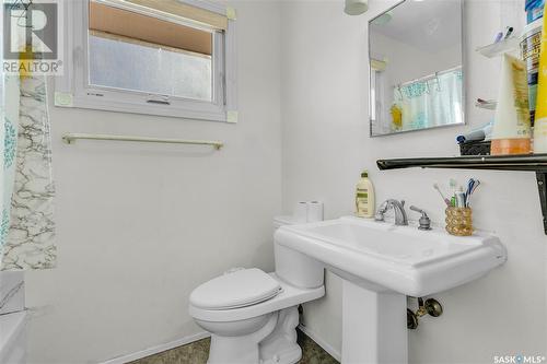 98 Trudelle Crescent, Regina, SK - Indoor Photo Showing Bathroom