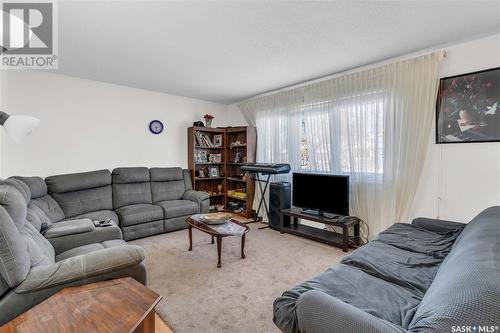 98 Trudelle Crescent, Regina, SK - Indoor Photo Showing Living Room