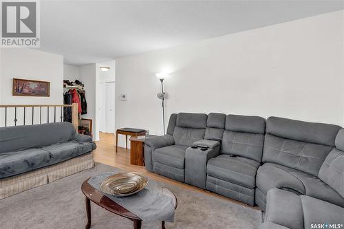 98 Trudelle Crescent, Regina, SK - Indoor Photo Showing Living Room