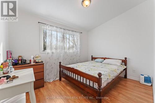 935 Goren Avenue, Ottawa, ON - Indoor Photo Showing Bedroom