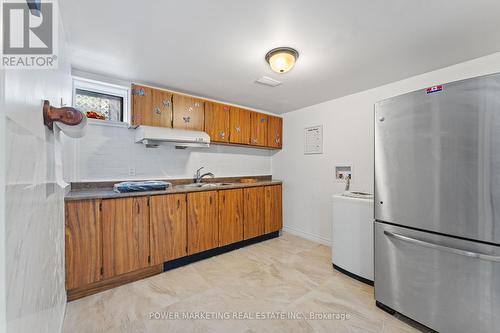 935 Goren Avenue, Ottawa, ON - Indoor Photo Showing Kitchen