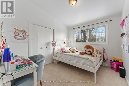 935 Goren Avenue, Ottawa, ON - Indoor Photo Showing Bedroom