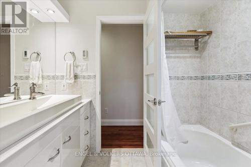 2282 Bowman Road, Ottawa, ON - Indoor Photo Showing Bathroom