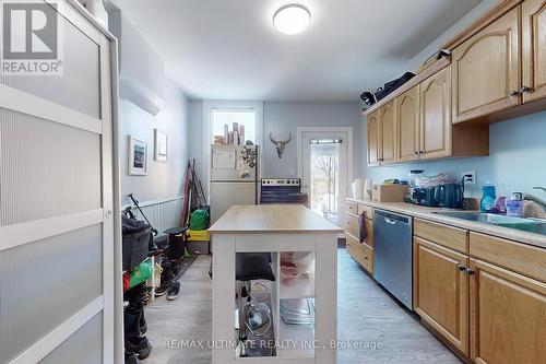 49 Wentworth Street N, Hamilton, ON - Indoor Photo Showing Kitchen