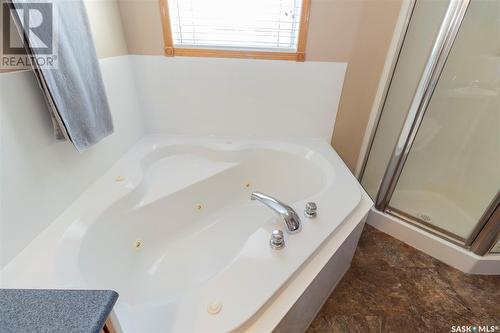 223 Beerling Crescent, Saskatoon, SK - Indoor Photo Showing Bathroom