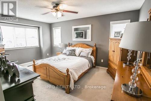 3890 Mcdowell Drive, Mississauga, ON - Indoor Photo Showing Bedroom