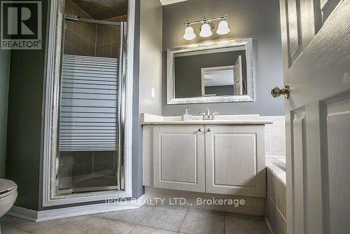 3890 Mcdowell Drive, Mississauga, ON - Indoor Photo Showing Bathroom