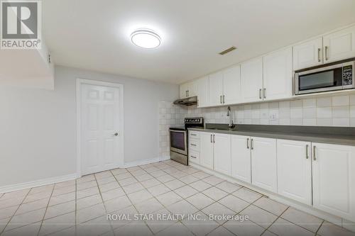 459 Ceremonial Drive, Mississauga, ON - Indoor Photo Showing Kitchen