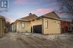 909 MOUNTAINVIEW AVENUE  Ottawa, ON K2B 5G3