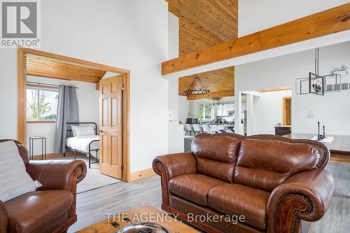 159 Settlers Way, Blue Mountains (Blue Mountain Resort Area), ON - Indoor Photo Showing Living Room