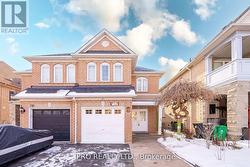 717 DOLLY BIRD LANE  Mississauga, ON L5W 1C7