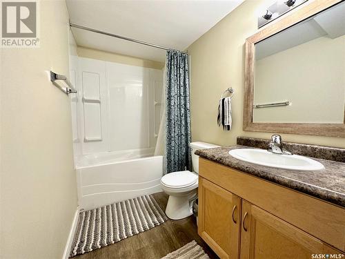 112 32Nd Street W, Saskatoon, SK - Indoor Photo Showing Bathroom