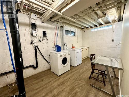 112 32Nd Street W, Saskatoon, SK - Indoor Photo Showing Laundry Room