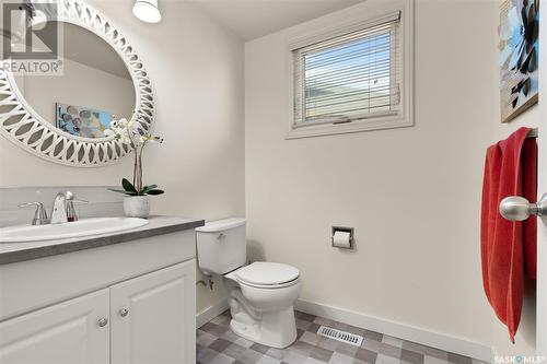 223 Sunset Drive, Regina, SK - Indoor Photo Showing Bathroom