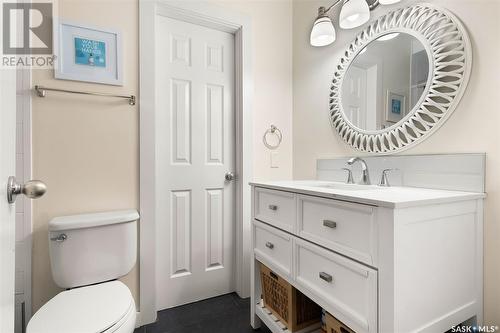 223 Sunset Drive, Regina, SK - Indoor Photo Showing Bathroom