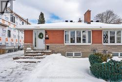 475 EDGEWORTH AVENUE  Ottawa, ON K2B 5L2