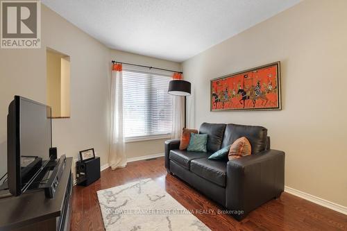 Living room - 5 Margrave Avenue, Ottawa, ON - Indoor Photo Showing Living Room