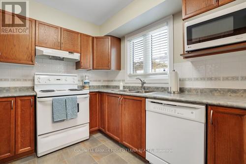 Kitchen - 5 Margrave Avenue, Ottawa, ON - Indoor Photo Showing Kitchen With Double Sink